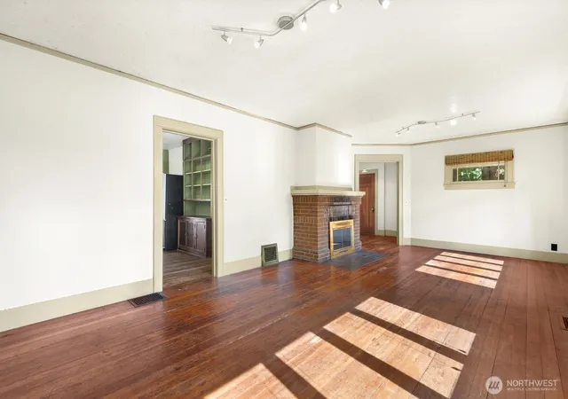 Photo 3 of Single family home for sale at 1630 SW Austin St, Seattle, WA 98106 | MLS# NWM2590969 | Listing updated on 2026-10-09