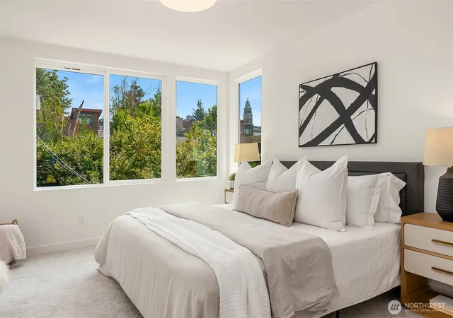 Photo 4 of Sale Pending at 723 15th Avenue #C, Seattle, WA 98122 | MLS# NWM2590978 | Listing updated on 2026-10-09