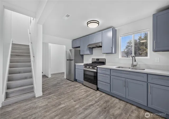 Photo 4 of Single family home for sale at 911 Barnes Ct, Sunnyside, WA 98944 | MLS# NWM2590979 | Listing updated on 2026-10-17