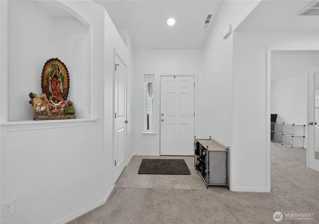 Photo 3 of Single family home for sale at 704 Regina Pl, Grandview, WA 98930 | MLS# NWM2590980 | Listing updated on 2026-10-15