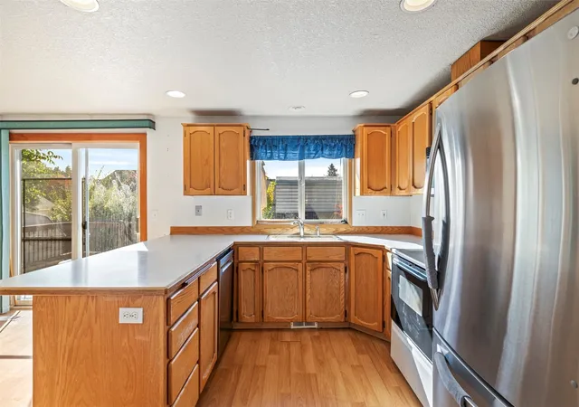 Photo 4 of Single family home for sale at 7601 NE 57th Circle, Vancouver, WA 98662 | MLS# NWM2590983 | Listing updated on 2026-10-23