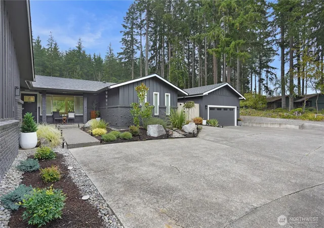 Photo 2 of Single family home for sale at 127 Fir Dr, Chehalis, WA 98532 | MLS# NWM2590986 | Listing updated on 2026-10-07