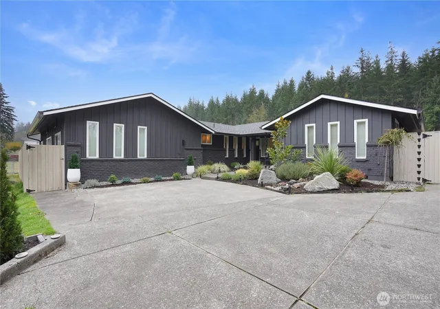 Photo 3 of Single family home for sale at 127 Fir Dr, Chehalis, WA 98532 | MLS# NWM2590986 | Listing updated on 2026-10-07
