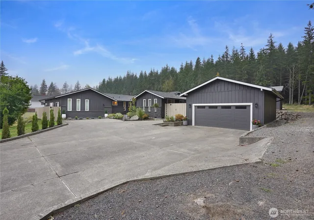 Photo 4 of Single family home for sale at 127 Fir Dr, Chehalis, WA 98532 | MLS# NWM2590986 | Listing updated on 2026-10-07