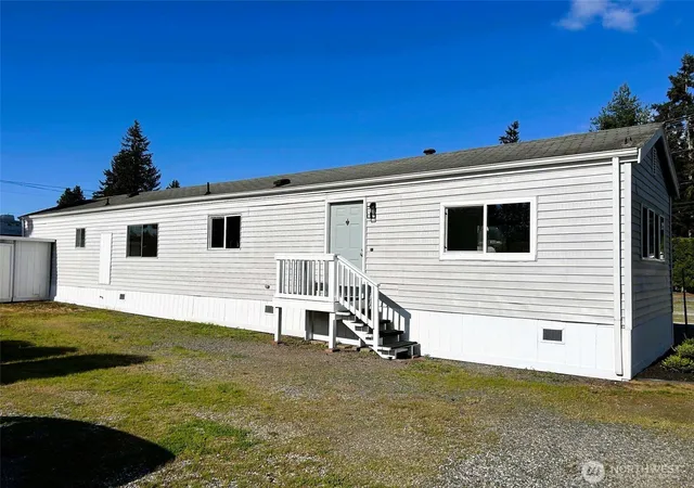 Manufactured home for sale at 17532 Smokey Point Blvd #29, Arlington, WA 98223 | MLS# NWM2590991