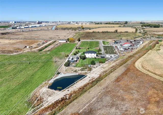 Photo 3 of Single family home for sale at 14325 NE Road 1, Moses Lake, WA 98837 | MLS# NWM2590995 | Listing updated on 2026-10-07