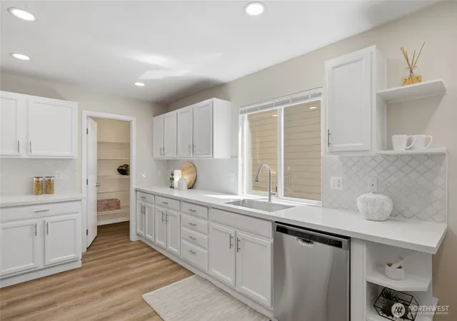 Photo 4 of Single family home for sale at 9229 227th Avenue NE, Redmond, WA 98053 | MLS# NWM2590996 | Listing updated on 2026-10-08