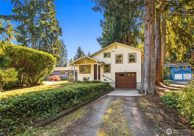 Photo 3 of Single family home for sale at 18709 Ballinger Way Ne, Lake Forest Park, WA 98155 | MLS# NWM2590997 | Listing updated on 2026-10-19