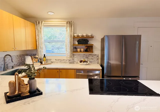 Photo 2 of Condo for sale at 1574 NE Park View Dr #6, Bainbridge Island, WA 98110 | MLS# NWM2591002 | Listing updated on 2026-10-07