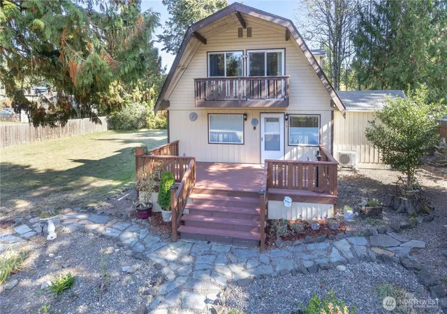 Photo 2 of Sale Pending at 33 E Arden St, Port Hadlock, WA 98339 | MLS# NWM2591005 | Listing updated on 2026-10-13