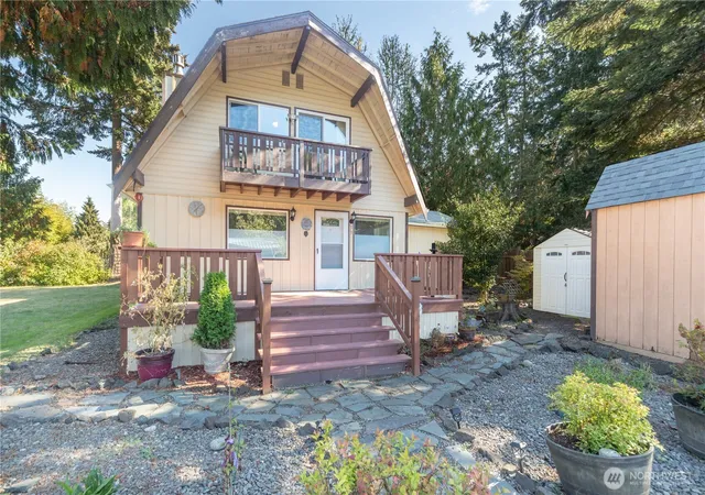 Photo 3 of Sale Pending at 33 E Arden St, Port Hadlock, WA 98339 | MLS# NWM2591005 | Listing updated on 2026-10-13