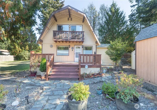 Photo 4 of Sale Pending at 33 E Arden St, Port Hadlock, WA 98339 | MLS# NWM2591005 | Listing updated on 2026-10-13