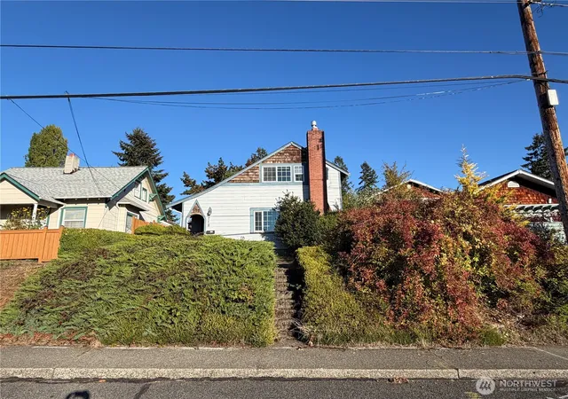 Single family home for sale at 712 Puget St NE, Olympia, WA 98506 | MLS# NWM2591013