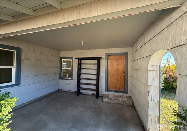 Photo 2 of Single family home for sale at 712 Puget St NE, Olympia, WA 98506 | MLS# NWM2591013 | Listing updated on 2026-10-14