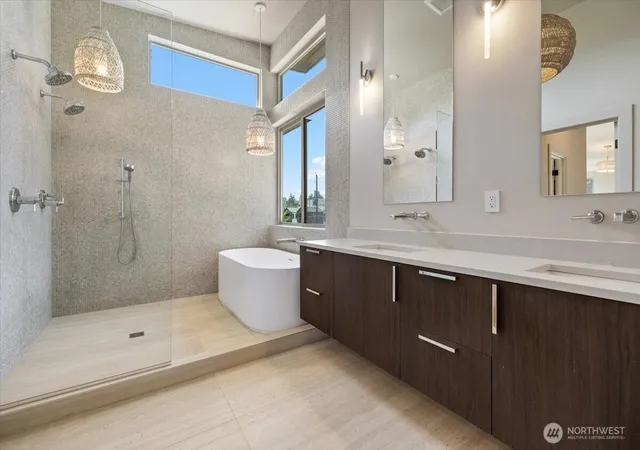 Photo 4 of Condo for sale at 3454 33rd Avenue W, Seattle, WA 98199 | MLS# NWM2591014 | Listing updated on 2026-10-19