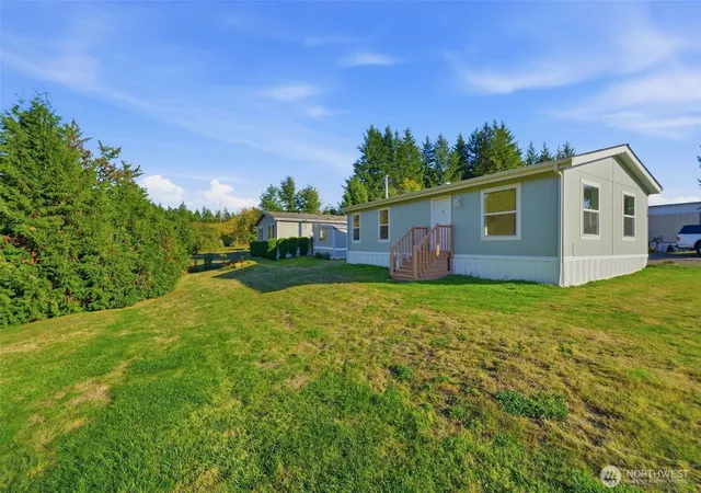 Photo 2 of Manufactured home for sale at 512 Sw Berry Lake Dr #26, Port Orchard, WA 98367 | MLS# NWM2591017 | Listing updated on 2026-10-13