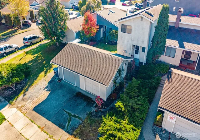 Photo 2 of Single family home for sale at 2218 E Fulton St, Mount Vernon, WA 98273 | MLS# NWM2591019 | Listing updated on 2026-10-15
