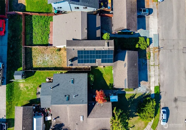 Photo 4 of Single family home for sale at 2218 E Fulton St, Mount Vernon, WA 98273 | MLS# NWM2591019 | Listing updated on 2026-10-15
