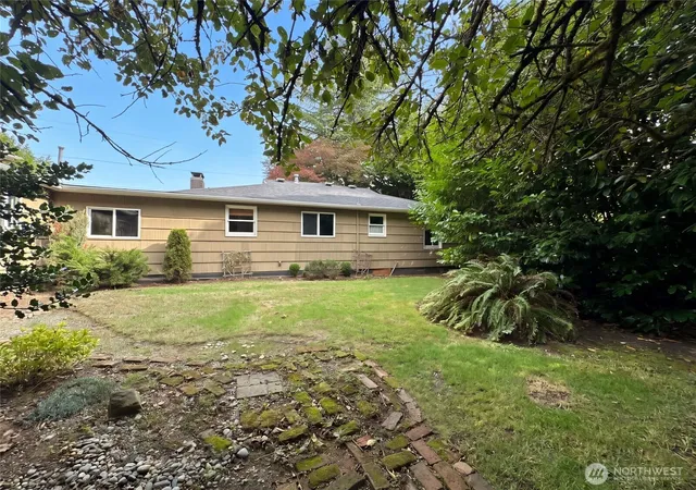 Photo 4 of Single family home for sale at 1213 Boulevard Rd SE, Olympia, WA 98501 | MLS# NWM2591022 | Listing updated on 2026-10-08