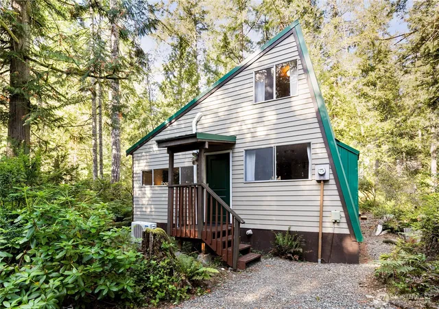 Single family home for sale at 608 E Barbary Rd, Shelton, WA 98584 | MLS# NWM2591024