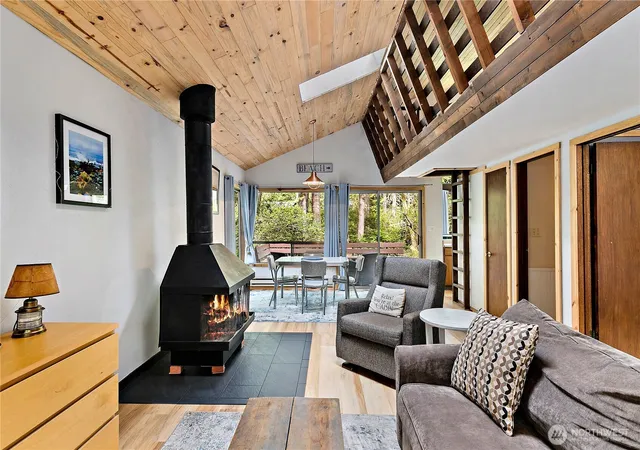 Photo 3 of Single family home for sale at 608 E Barbary Rd, Shelton, WA 98584 | MLS# NWM2591024 | Listing updated on 2026-10-15