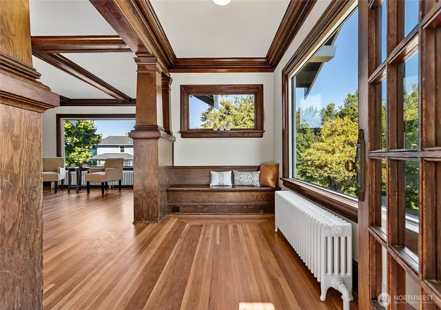 Single family home for sale at 800 E Laurel St, Bellingham, WA 98225 | MLS# NWM2591028