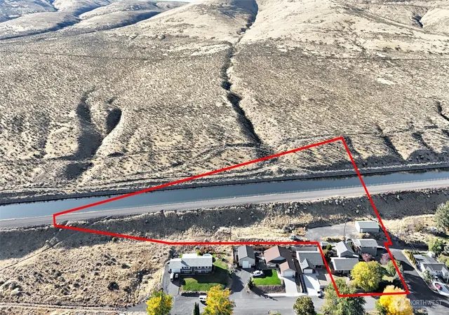 Photo 2 of Single family home for sale at 1411 D St SW, Ephrata, WA 98823 | MLS# NWM2591037 | Listing updated on 2026-10-07