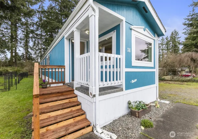 Photo 4 of Manufactured home for sale at 611 Cedar Ave #38, Port Hadlock, WA 98339 | MLS# NWM2591053 | Listing updated on 2026-10-10