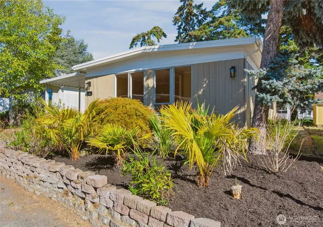 Photo 2 of Manufactured home for sale at 5220 Sw 176th Street #18, Lynnwood, WA 98037 | MLS# NWM2591060 | Listing updated on 2026-10-06
