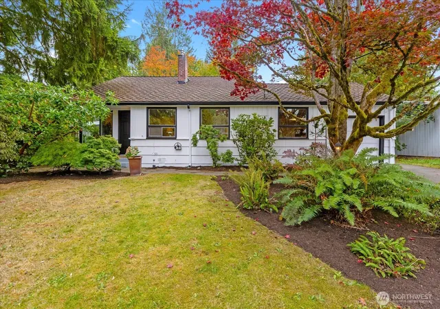 Photo 2 of Single family home for sale at 2127 N 193rd Street, Shoreline, WA 98133 | MLS# NWM2591061 | Listing updated on 2026-10-09