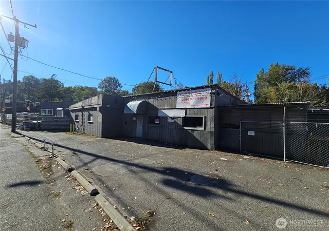 Photo 3 of Land for sale at 2216 Sw Orchard St, Seattle, WA 98106 | MLS# NWM2591073 | Listing updated on 2026-10-05