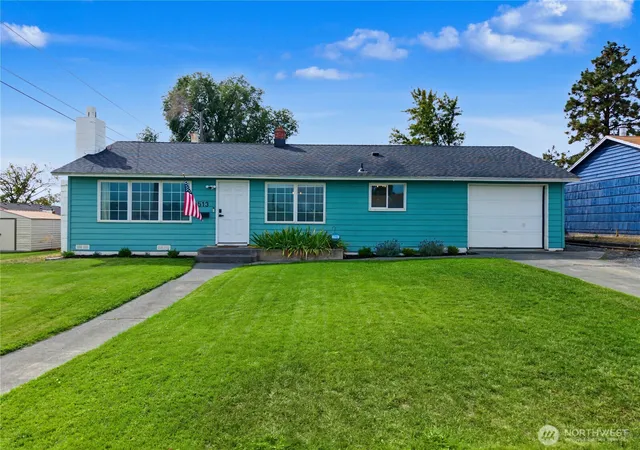Single family home for sale at 513 W Meridian Ave, Moses Lake, WA 98837 | MLS# NWM2591082