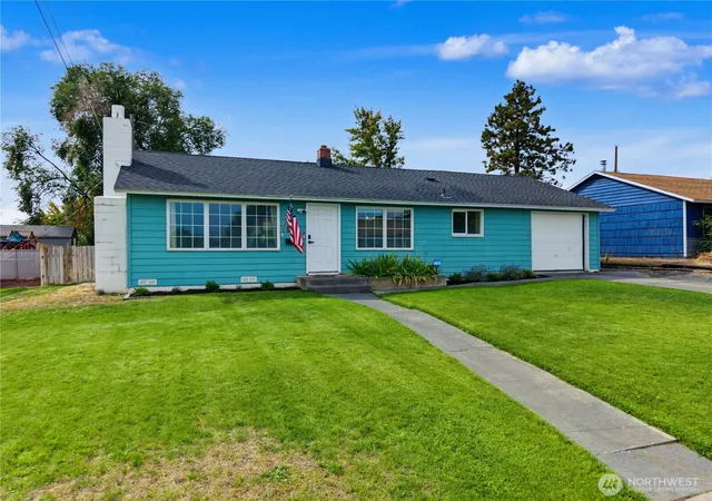 Photo 2 of Single family home for sale at 513 W Meridian Ave, Moses Lake, WA 98837 | MLS# NWM2591082 | Listing updated on 2026-10-06