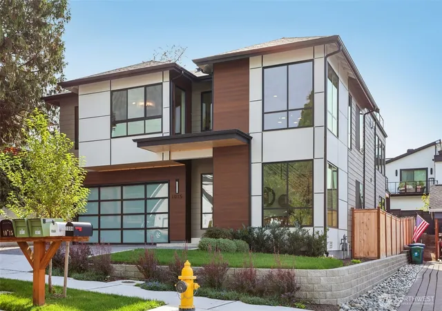 Photo 2 of Single family home for sale at 1015 N 35th Street, Renton, WA 98056 | MLS# NWM2591089 | Listing updated on 2026-10-22