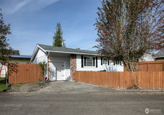 Single family home for sale at 111 S B St, Elma, WA 98541 | MLS# NWM2591116