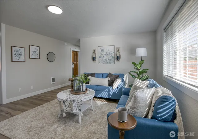 Photo 2 of Single family home for sale at 111 S B St, Elma, WA 98541 | MLS# NWM2591116 | Listing updated on 2026-10-15