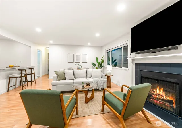 Condo for sale at 555 Prospect St #1, Seattle, WA 98109 | MLS# NWM2591132
