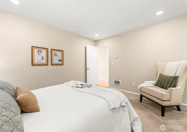 Photo 3 of Condo for sale at 555 Prospect St #1, Seattle, WA 98109 | MLS# NWM2591132 | Listing updated on 2026-10-17
