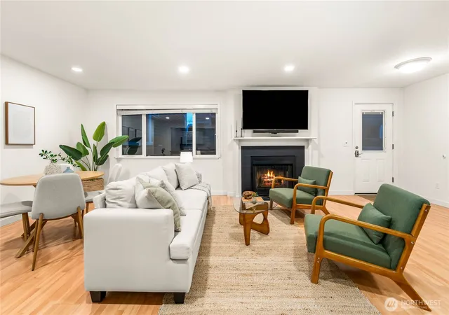 Photo 1 of Condo for sale at 555 Prospect St #1, Seattle, WA 98109 | MLS# NWM2591132 | Listing updated on 2026-10-17