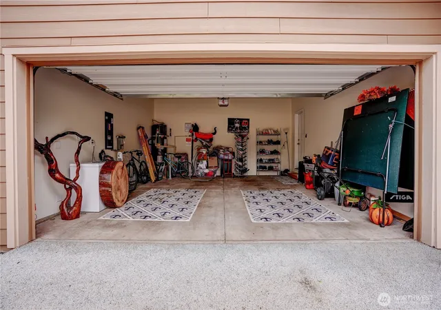 Photo 4 of Single family home for sale at 5819 E 114 Avenue, Puyallup, WA 98372 | MLS# NWM2591136 | Listing updated on 2026-10-09