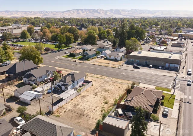 Photo 2 of Land for sale at 622 W Poplar St, Walla Walla, WA 99362 | MLS# NWM2591148 | Listing updated on 2026-10-06