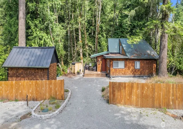 Photo 2 of Single family home for sale at 178 Skate Crk Rd N, Ashford, WA 98304 | MLS# NWM2591150 | Listing updated on 2026-10-20