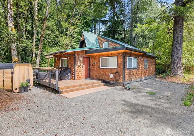 Photo 3 of Single family home for sale at 178 Skate Crk Rd N, Ashford, WA 98304 | MLS# NWM2591150 | Listing updated on 2026-10-20
