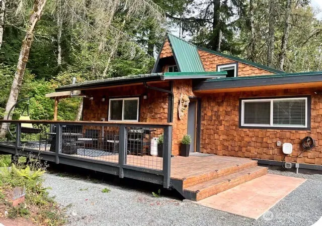 Photo 4 of Single family home for sale at 178 Skate Crk Rd N, Ashford, WA 98304 | MLS# NWM2591150 | Listing updated on 2026-10-20