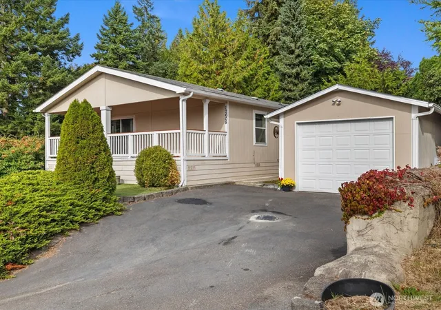 Manufactured home for sale at 12608 NE Hollyhills Dr, Bothell, WA 98011 | MLS# NWM2591151