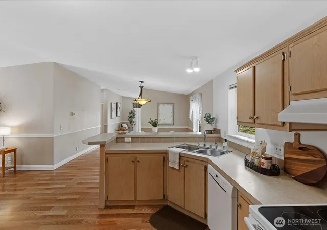Photo 2 of Manufactured home for sale at 12608 NE Hollyhills Dr, Bothell, WA 98011 | MLS# NWM2591151 | Listing updated on 2026-10-20