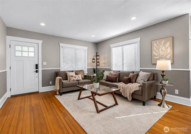 Photo 2 of Single family home for sale at 2320 Mcdougall Ave, Everett, WA 98201 | MLS# NWM2591154 | Listing updated on 2026-10-12