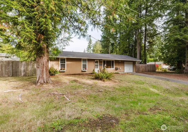 Photo 4 of Single family home for sale at 3960 NE Seldom Seen Ln, Bremerton, WA 98311 | MLS# NWM2591156 | Listing updated on 2026-10-26