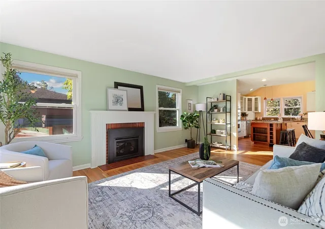 Photo 1 of Single family home for sale at 7711 Sunnyside Ave N, Seattle, WA 98103 | MLS# NWM2591159 | Listing updated on 2026-10-09