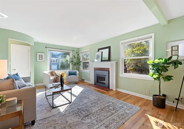 Photo 3 of Single family home for sale at 7711 Sunnyside Ave N, Seattle, WA 98103 | MLS# NWM2591159 | Listing updated on 2026-10-09